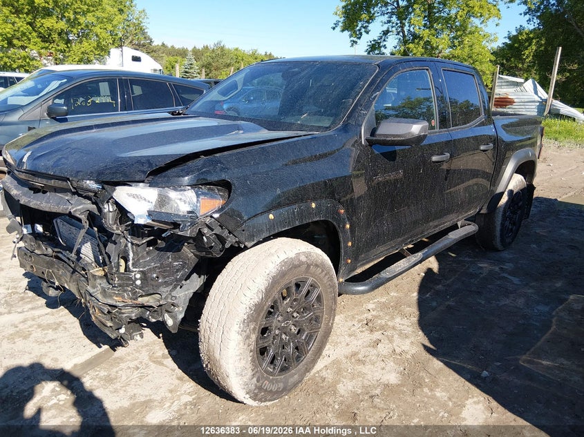 2025 Chevrolet Colorado Trail Boss 4Wd, Front, IAAI, VIN 1GCPTEEK9S1238200 — photo 2