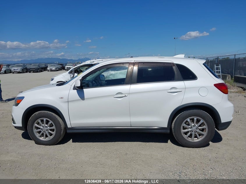 2018 Mitsubishi Rvr Es/Se VIN: JA4AH3AU7JZ605222 Lot: 12636439
