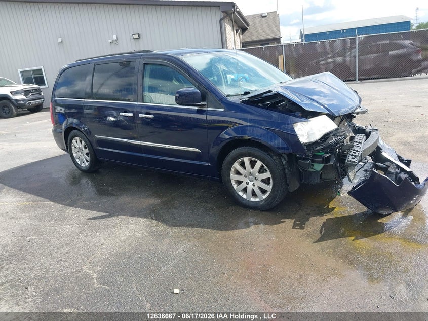 2013 Chrysler Town & Country Touring, Удар спереди, IAAI, VIN 2C4RC1BG6DR730683