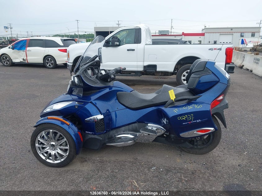 2016 CAN-AM/ BRP SPYDER MOTO 3