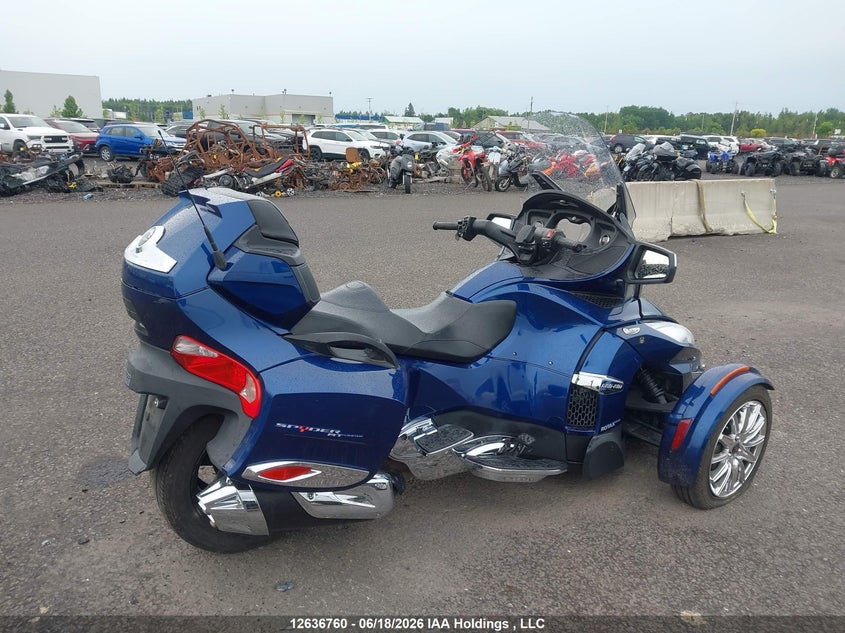 2016 CAN-AM/ BRP SPYDER MOTO 3