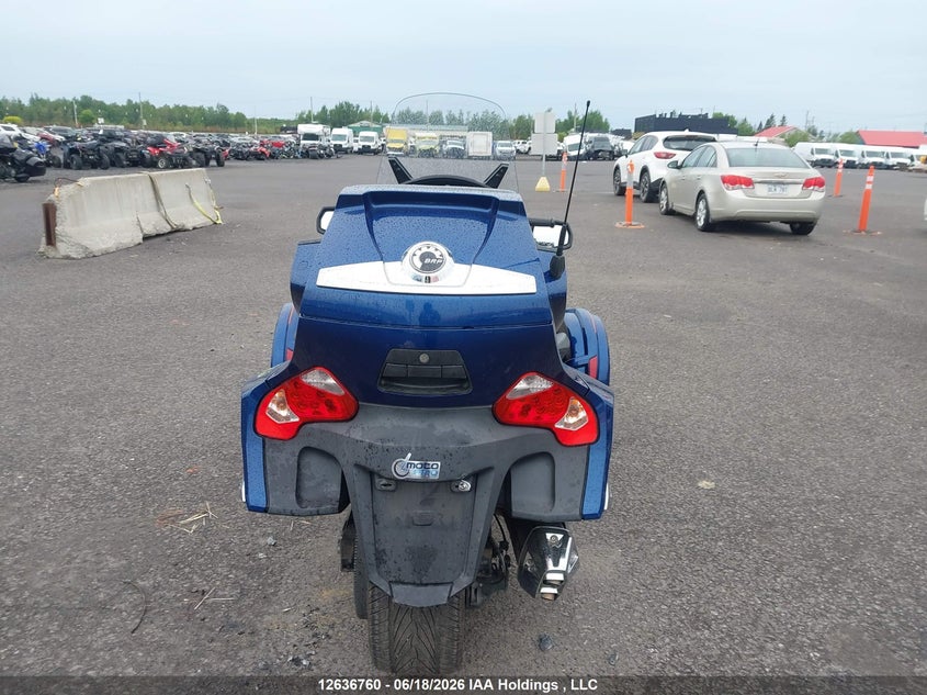2016 CAN-AM/ BRP SPYDER MOTO 3
