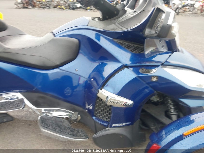 2016 CAN-AM/ BRP SPYDER MOTO 3