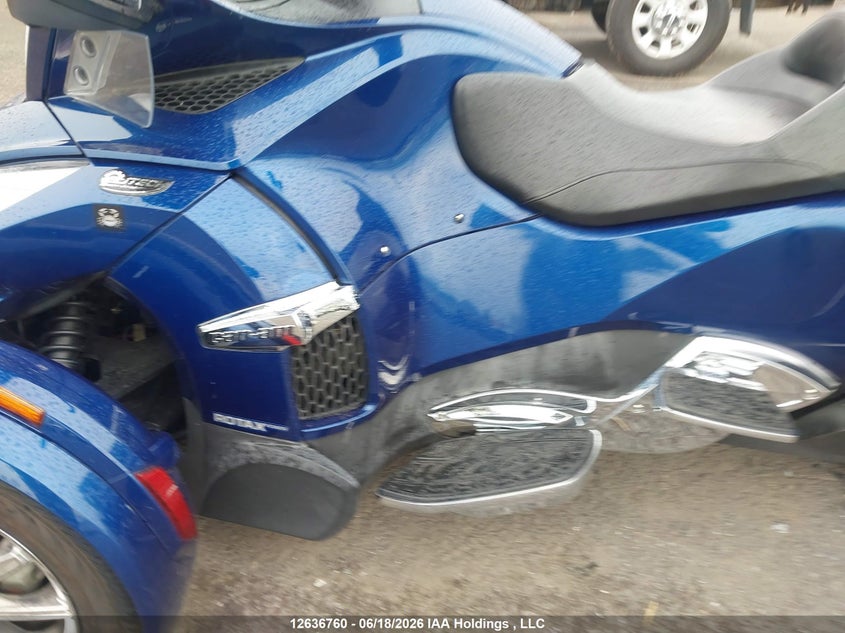 2016 CAN-AM/ BRP SPYDER MOTO 3