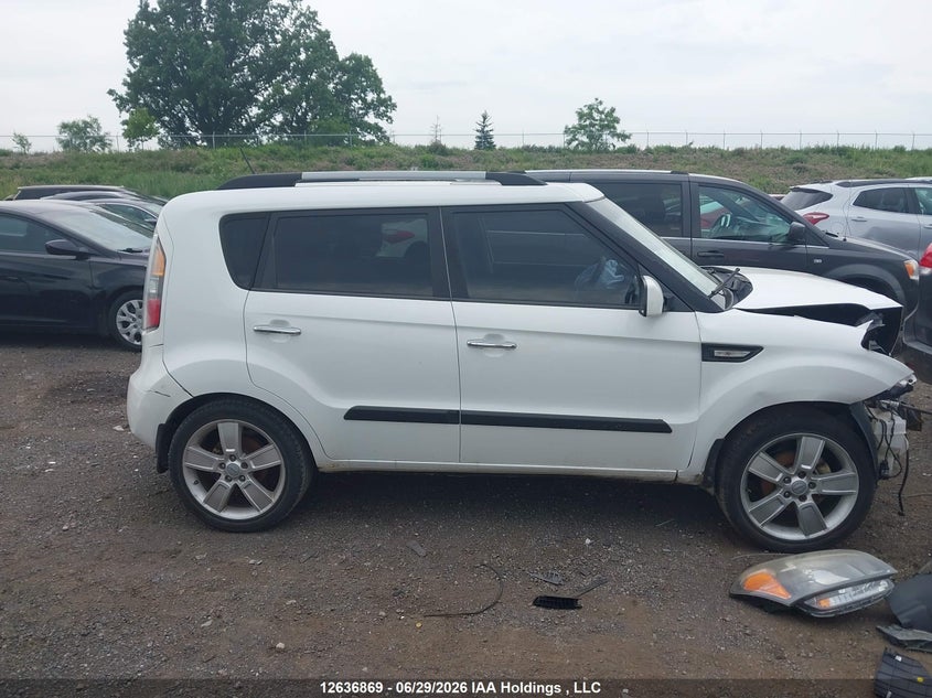 2011 Kia Soul 2.0L 2U/2.0L 4U/2.0L 4U Burner/2.0L 4U Luxury/2.0L 4U Retro/2.0L 4U Sx VIN: KNDJT2A27B7722339 Lot: 12636869