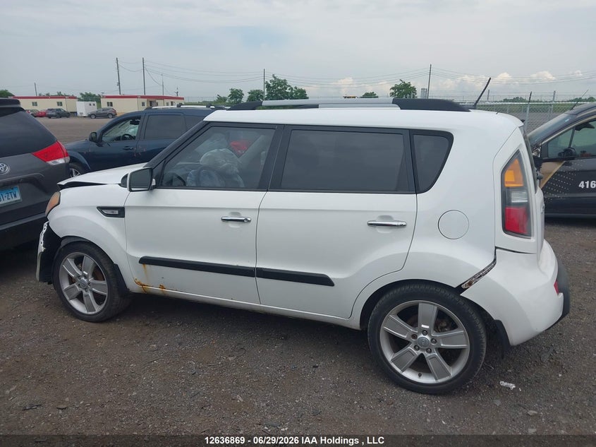 2011 Kia Soul 2.0L 2U/2.0L 4U/2.0L 4U Burner/2.0L 4U Luxury/2.0L 4U Retro/2.0L 4U Sx VIN: KNDJT2A27B7722339 Lot: 12636869