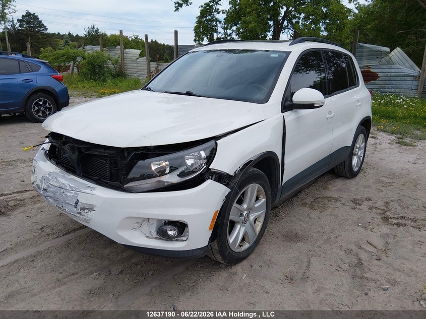 2016 Volkswagen Tiguan Comfort/High/R-Line/Sp Ed, Front, IAAI, VIN WVGJV7AX9GW580023 — photo 2