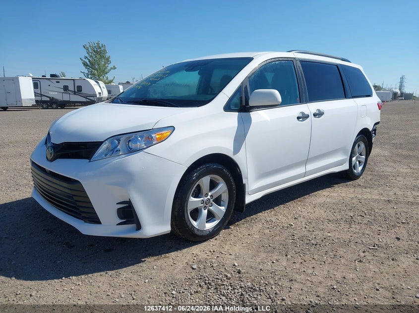 2020 Toyota Sienna, Rear, IAAI, VIN 5TDZZ3DC4LS074459 — photo 2