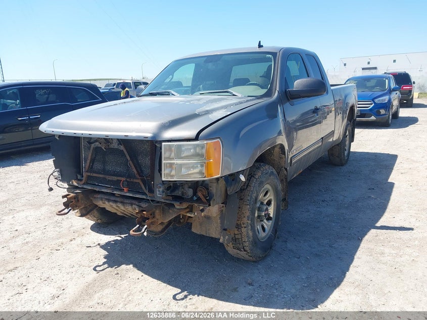 2009 GMC Sierra, Front, IAAI, VIN 1GTEK19C39Z156982 — photo 2