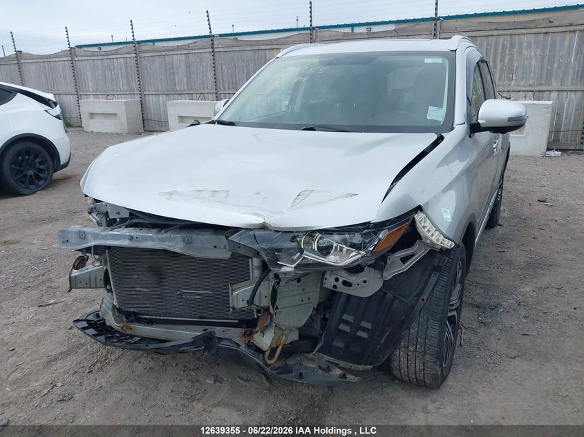 2018 Mitsubishi Outlander, Front, IAAI, VIN JA4AZ2A30JZ603309 — photo 2