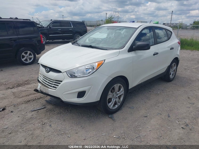 2011 Hyundai Tucson, Front, IAAI, VIN KM8JTCAC8BU210391 — photo 2