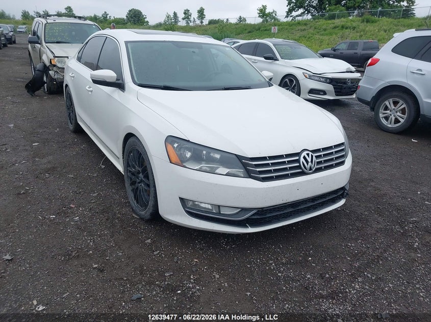 2013 VOLKSWAGEN PASSAT SE