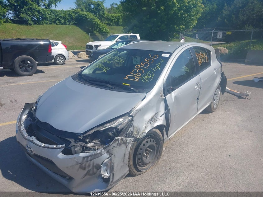 2015 Toyota Prius c, Front, IAAI, VIN JTDKDTB33F1586492 — photo 2
