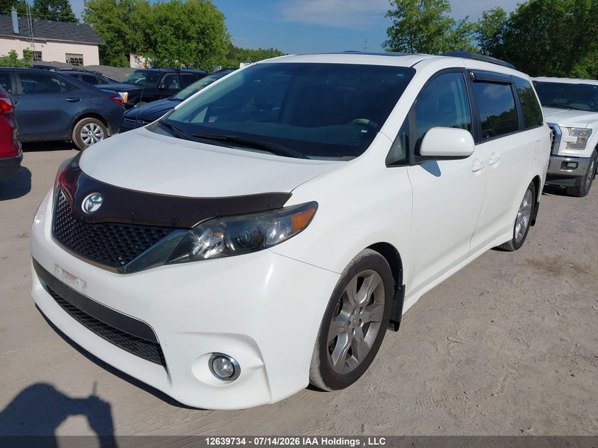 2012 Toyota Sienna, Удар сзади, IAAI, VIN 5TDXK3DC2CS270220 — фото 2