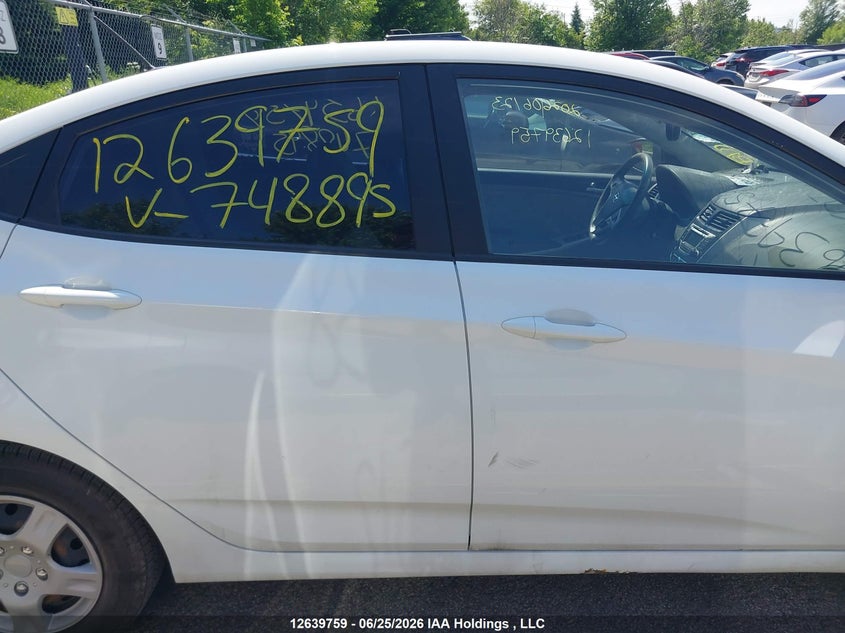 2014 Hyundai Accent Gl VIN: KMHCT4AE2EU748895 Lot: 12639759