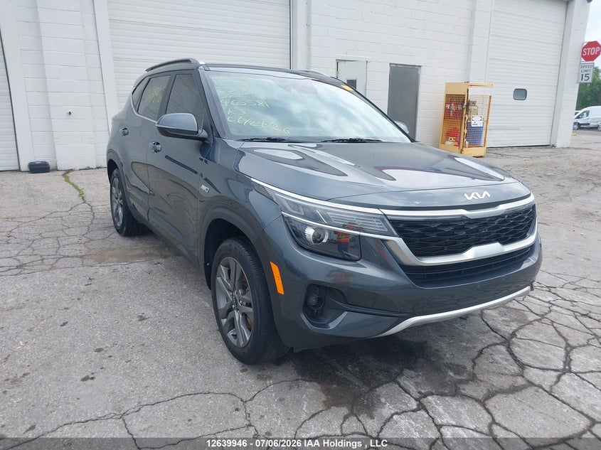 2023 Kia Seltos S, Удар ззаду, IAAI, VIN KNDEUCAA3P7460581