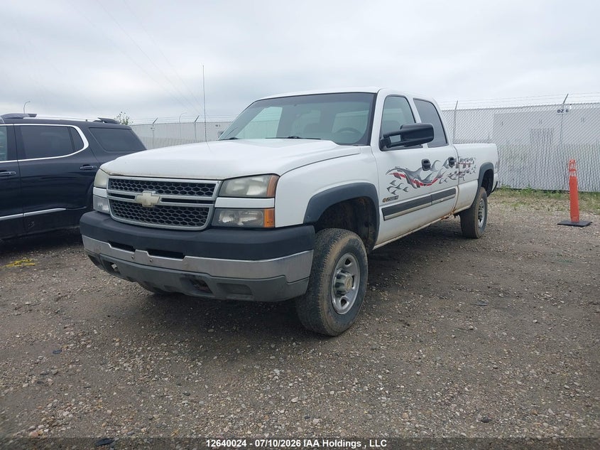 2005 Chevrolet Silverado 2500Hd Ls/Lt, Угон, IAAI, VIN 1GCHK23U25F848697 — фото 2