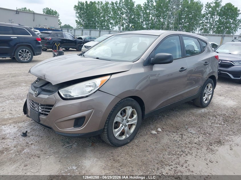 2012 Hyundai Tucson, Удар спереду, IAAI, VIN KM8JTCAC5CU371136 — фото 2