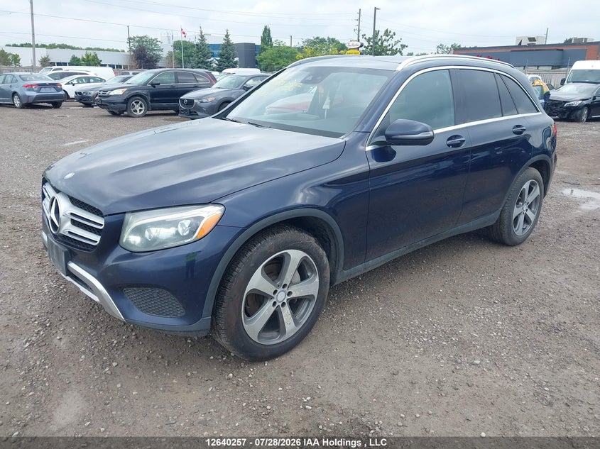 2017 Mercedes-Benz Glc 300 4Matic, Right Side, IAAI, VIN WDC0G4KB4HV000402 — photo 2
