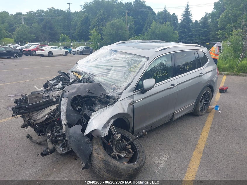 2021 Volkswagen Tiguan, Front, IAAI, VIN 3VV4B7AX4MM143666 — photo 2