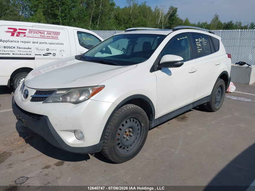 2015 Toyota RAV 4, Удар сзади, IAAI, VIN 2T3DFREV1FW240770 — фото 2