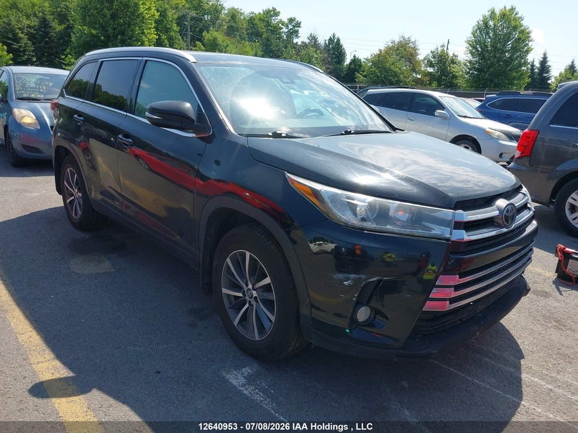 Vin: 5tdjzrfh8hs470152, lot: 3041854, toyota highlander xle 2017 img_1