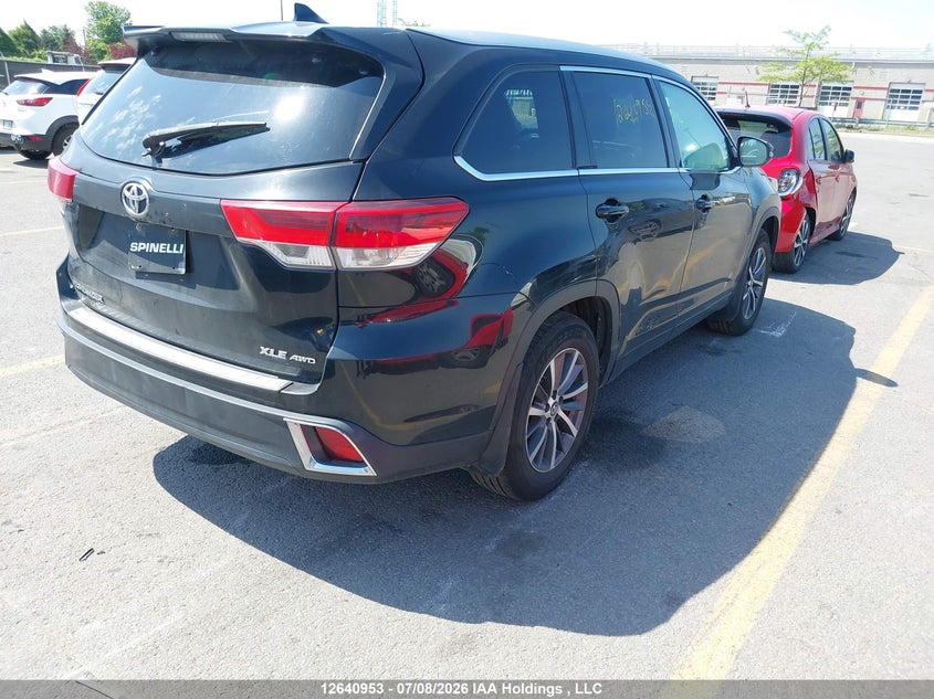Vin: 5tdjzrfh8hs470152, lot: 3041854, toyota highlander xle 20174