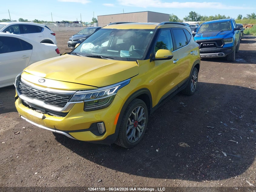 2021 Kia Seltos, Front, IAAI, VIN KNDETCA20M7153490 — photo 2