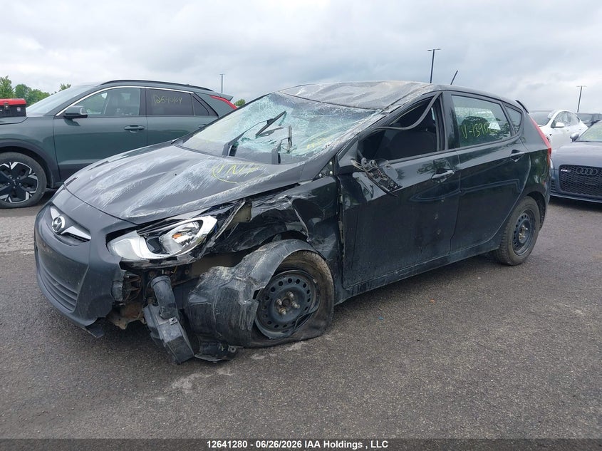 2013 Hyundai Accent, Left Front, IAAI, VIN KMHCT5AE4DU139022 — photo 2