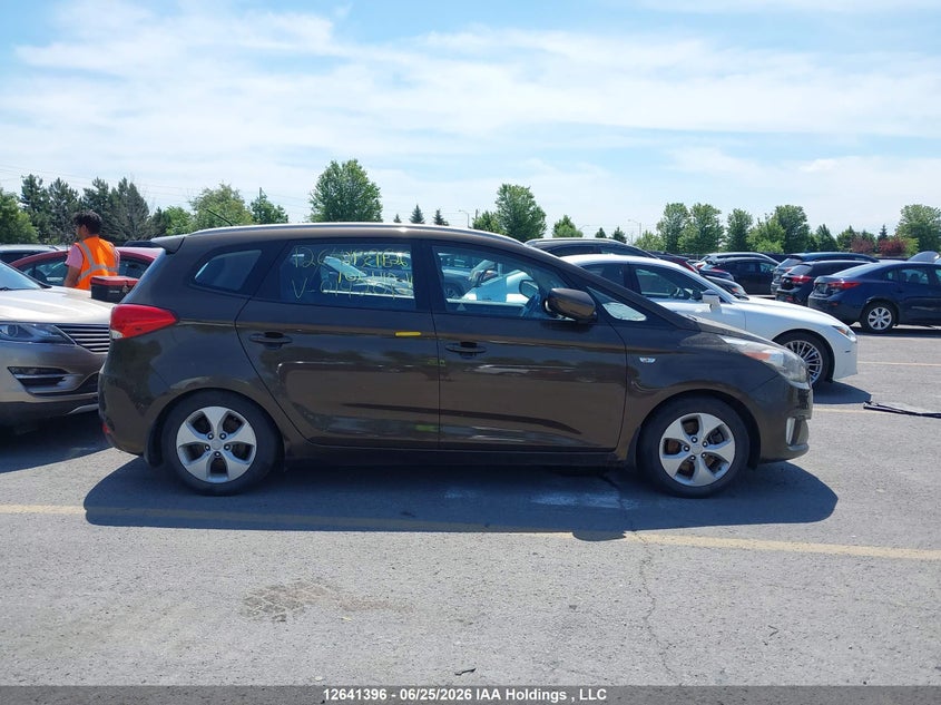 2014 Kia Rondo VIN: KNAHT8A35E7014201 Lot: 12641396