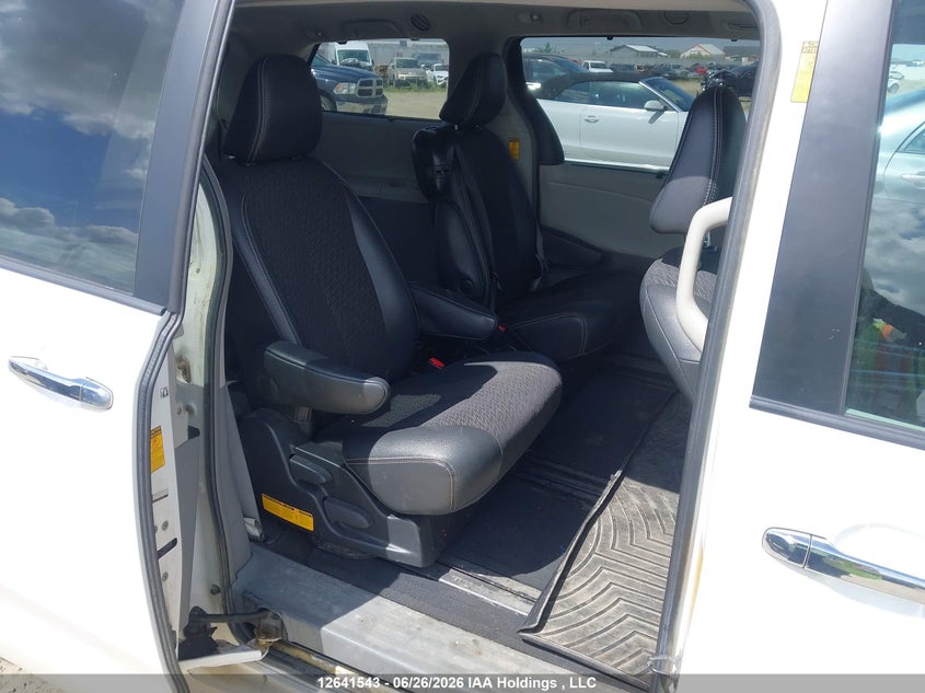 2014 Toyota Sienna Se 8 Passenger VIN: 5TDXK3DC4ES465397 Lot: 12641543