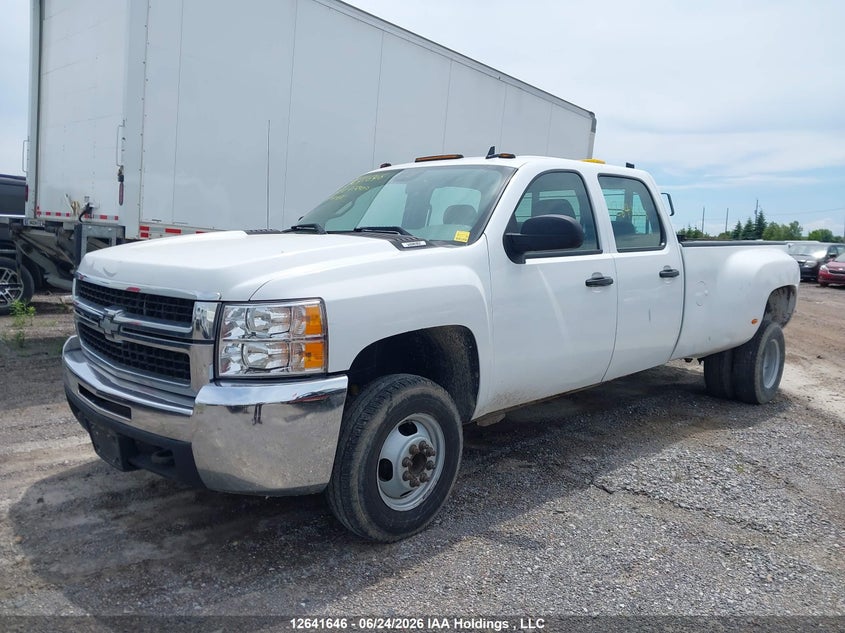 2007 Chevrolet Silverado, Возможны проблемы с механикой, IAAI, VIN 1GCJC33K67F548988 — фото 2