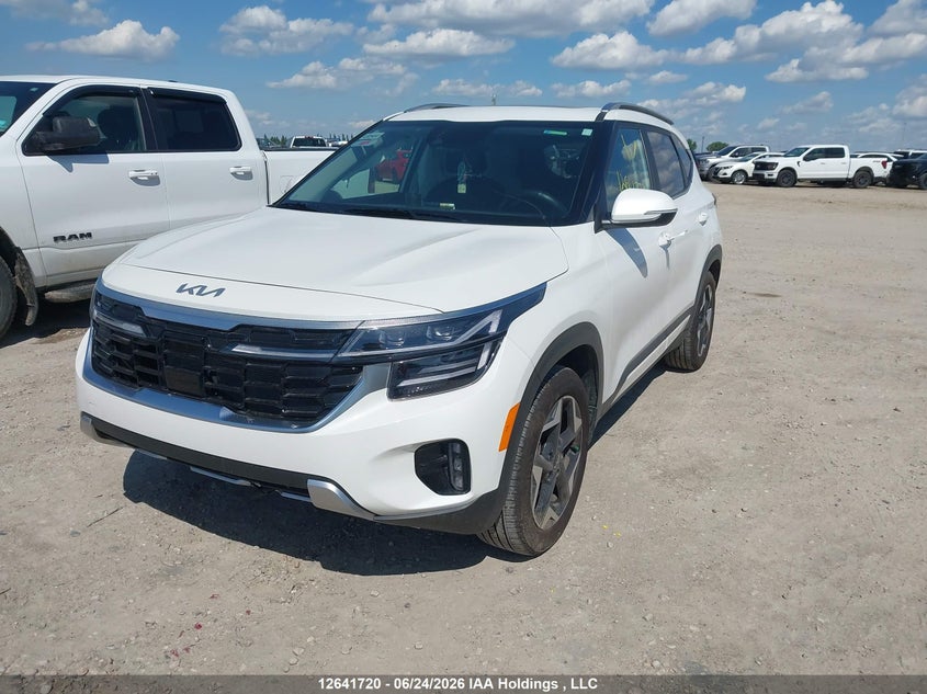 2025 Kia Seltos, Right Side, IAAI, VIN KNDERCAA6S7817715 — photo 2
