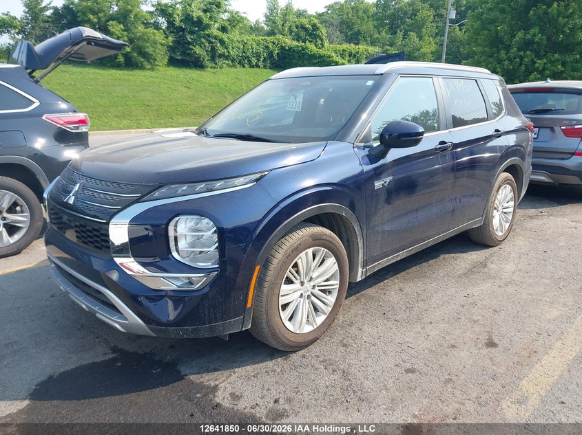 2025 Mitsubishi Outlander, Water, IAAI, VIN JA4T5VA95SZ606766 — photo 2