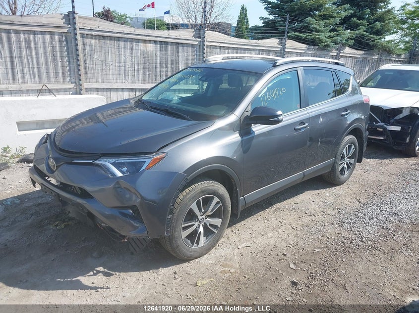 2018 Toyota RAV 4, Front, IAAI, VIN 2T3BFREV6JW850230 — photo 2