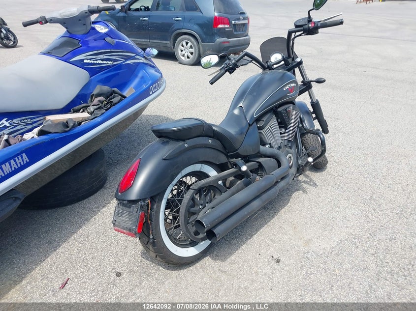 2015 VICTORY HIGH-BALL MOTO 2
