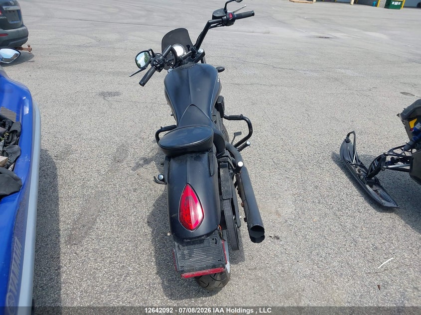 2015 VICTORY HIGH-BALL MOTO 2