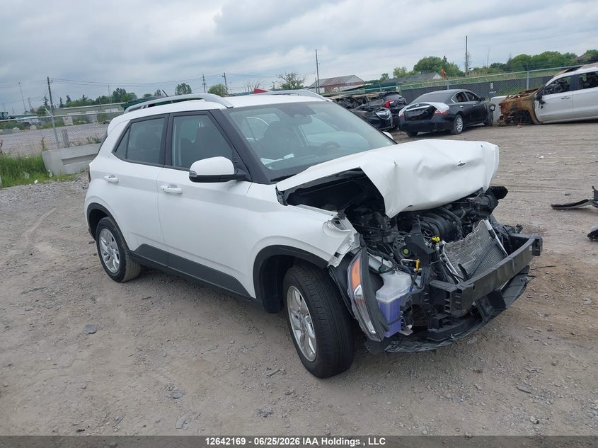 Vin: kmhrc8a3xsu386410, lot: 3043219, hyundai venue sel/limited 2025 img_1