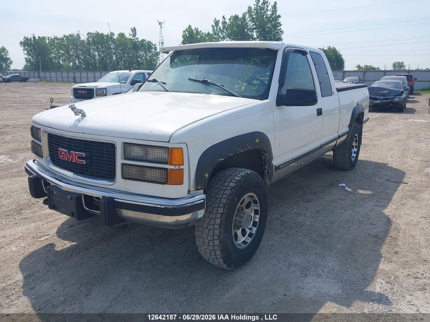 1998 GMC Sierra, Левый бок, IAAI, VIN 1GTGK29F1WE509554 — фото 2