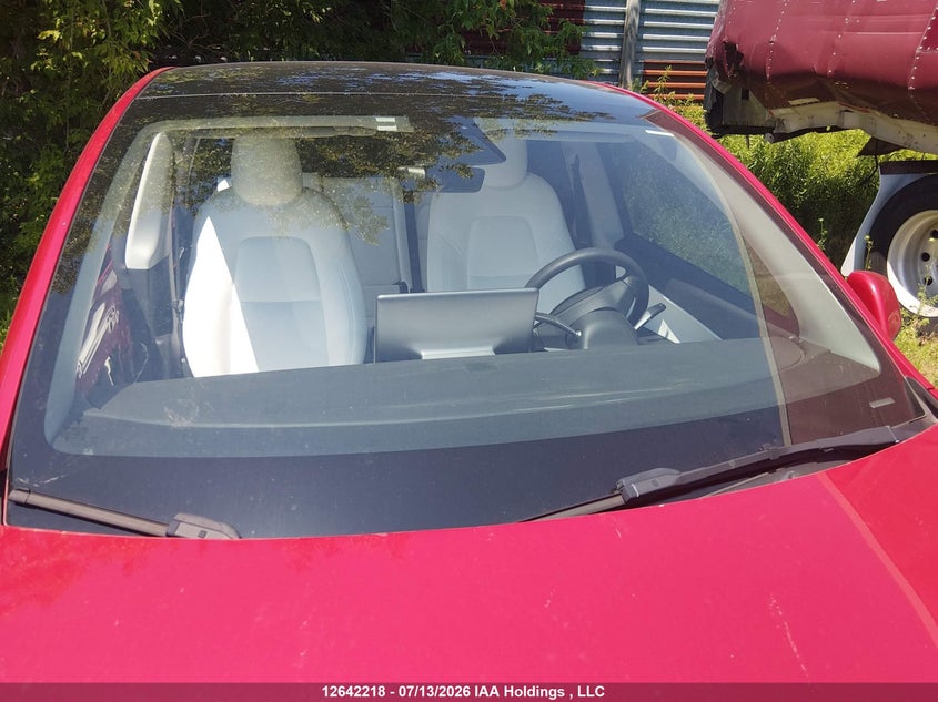 2022 Tesla Model Y Long Range VIN: 7SAYGDEE2NF425385 Lot: 12642218