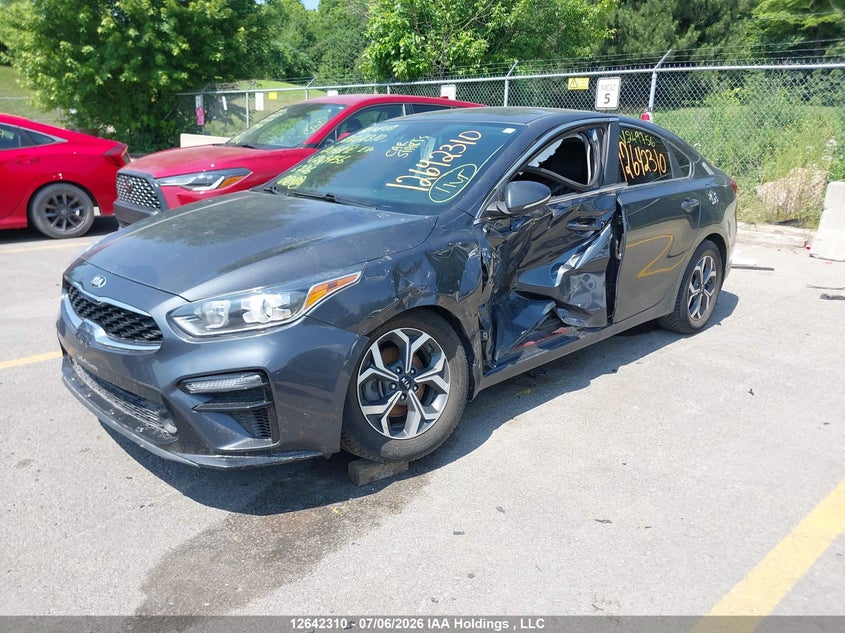 2020 Kia Forte, Левый бок, IAAI, VIN 3KPF54AD4LE249756 — фото 2