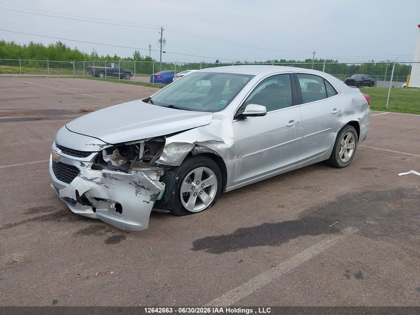 2015 Chevrolet Malibu, Левый бок, IAAI, VIN 1G11B5SLXFF198569 — фото 2