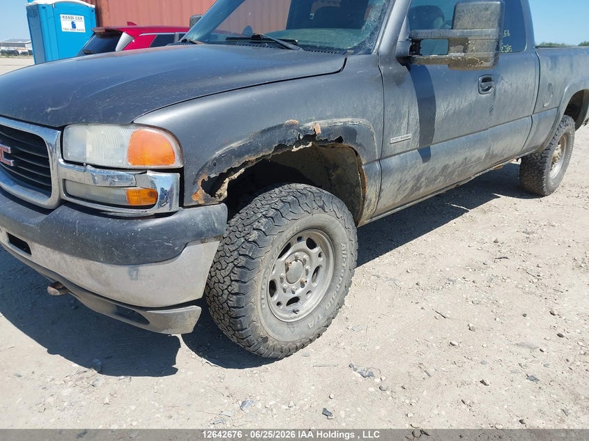 2002 GMC SIERRA PICKUP 6.6L V-8 DI, TURBO, 300HP