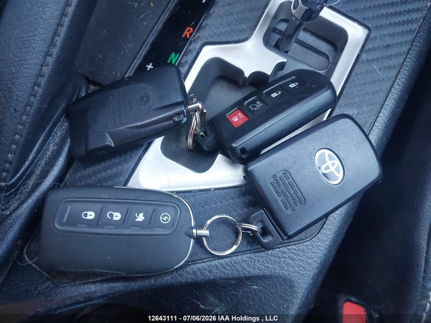 2015 TOYOTA RAV 4 SPORT UTILITY VEHICLE 2.5L I-4 DOHC, VVT, 176HP
