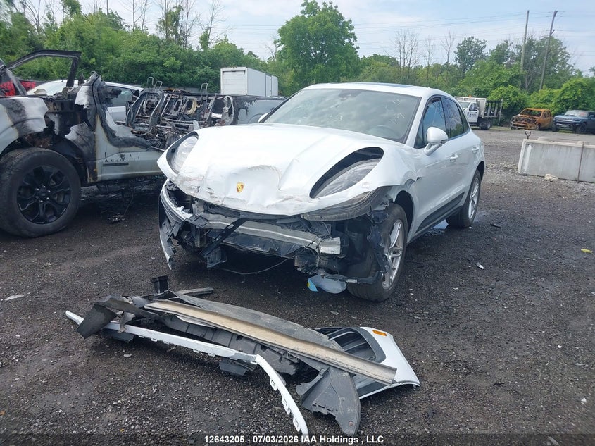 2022 Porsche Macan, Front, IAAI, VIN WP1AA2A53NLB05708 — photo 2