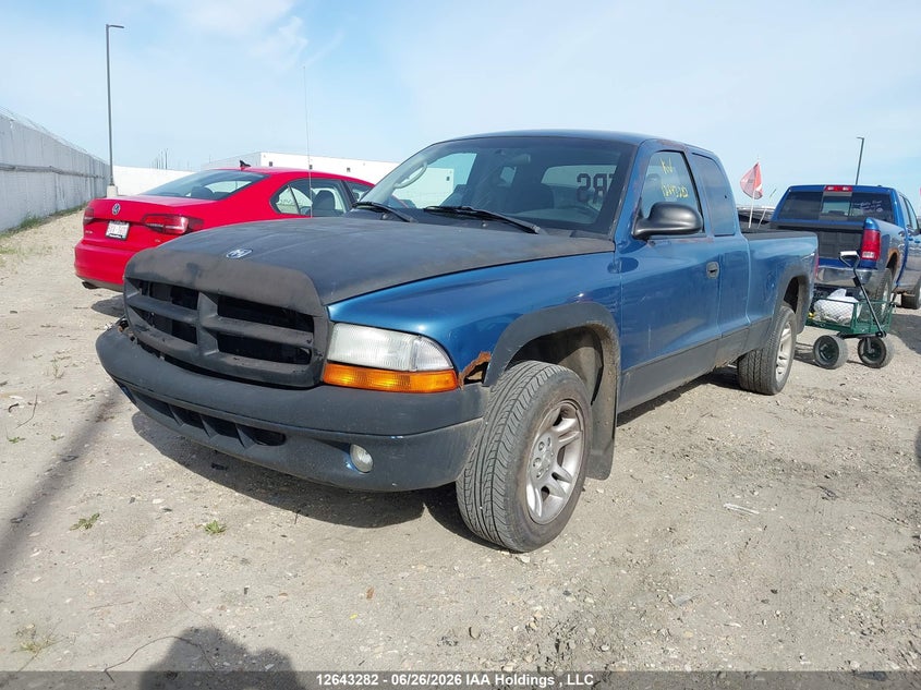 2003 Dodge Dakota, Front, IAAI, VIN 1D7HL32X83S313088 — photo 2
