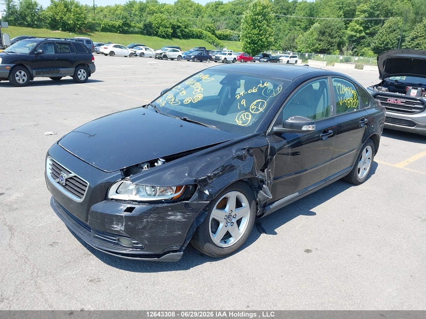 2010 Volvo S40, Left Front, IAAI, VIN YV1382MS0A2489027 — photo 2