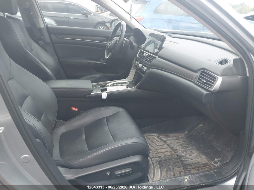 2018 Honda Accord Touring 2.0T VIN: 1HGCV2F93JA800739 Lot: 12643313