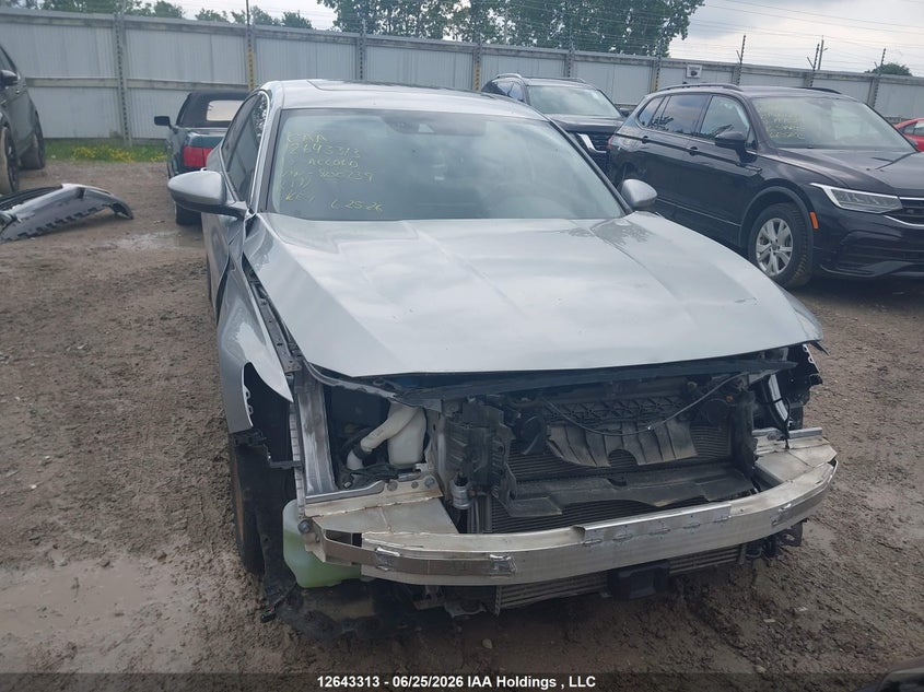 2018 Honda Accord Touring 2.0T VIN: 1HGCV2F93JA800739 Lot: 12643313