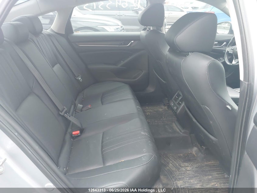 2018 Honda Accord Touring 2.0T VIN: 1HGCV2F93JA800739 Lot: 12643313